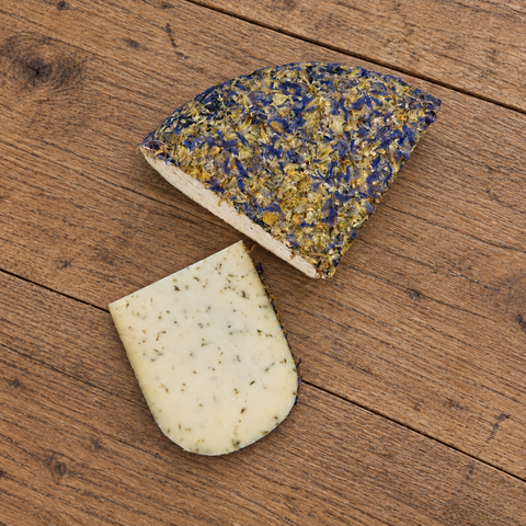 Gutshöfer goat Gouda with honey and thyme